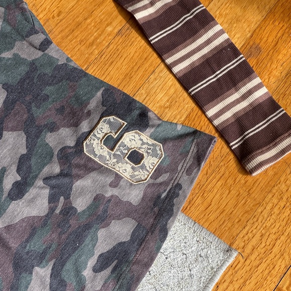 Edikted Camo & Stripe Long Sleeve T-Shirt - Picture 6 of 6